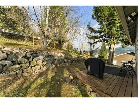 203 Heritage Loop Roseburg OR 97471