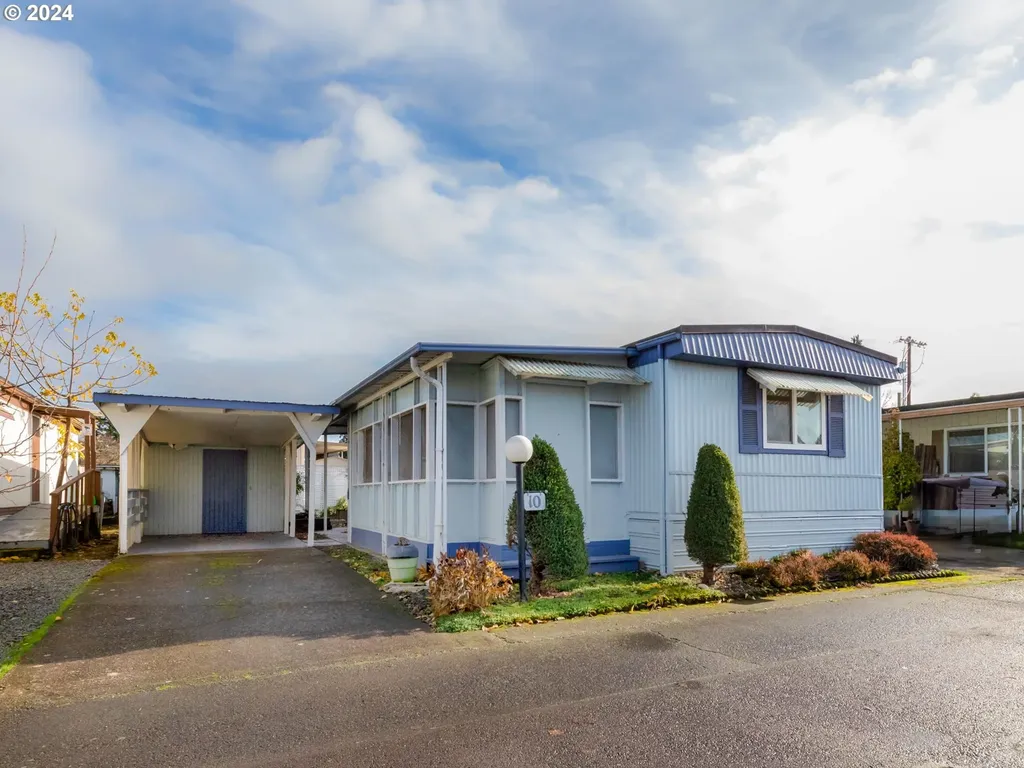 612 N Cascade Drive Woodburn OR 97071