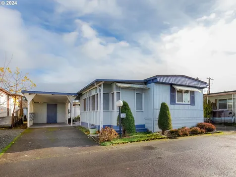 612 N Cascade Drive Woodburn OR 97071