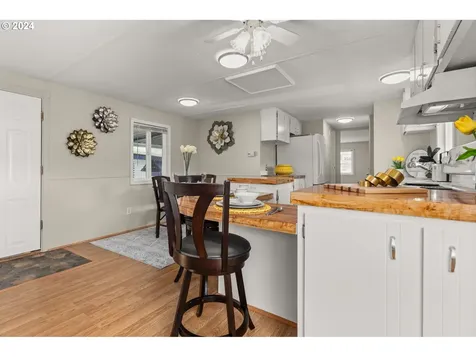612 N Cascade Drive Woodburn OR 97071