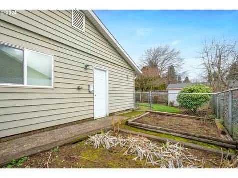 717 NW 3rd Avenue Battle Ground WA 98604