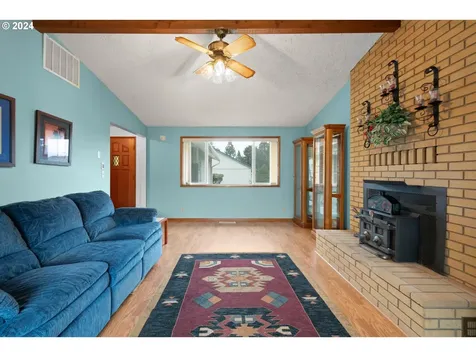 717 NW 3rd Avenue Battle Ground WA 98604