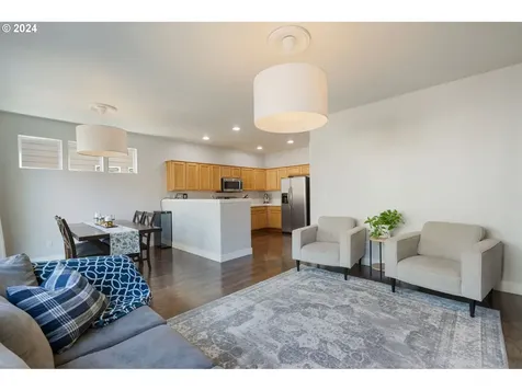 326 N Royal Oak Street Newberg OR 97132