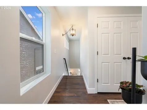 326 N Royal Oak Street Newberg OR 97132