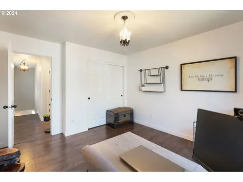 326 N Royal Oak Street Newberg OR 97132