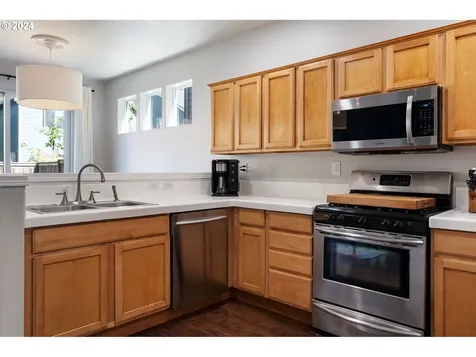326 N Royal Oak Street Newberg OR 97132