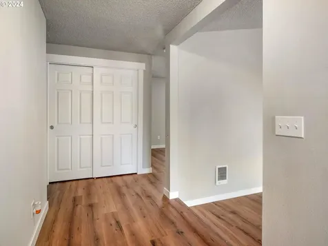 1004 Se Olympia Drive Vancouver WA 98683