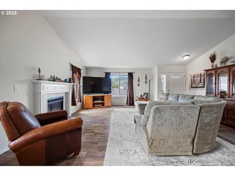 553 Nw Blair Loop Sheridan OR 97378