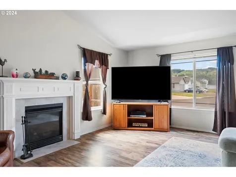 553 Nw Blair Loop Sheridan OR 97378