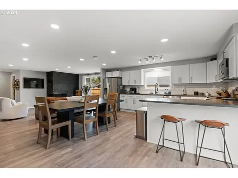 10114 NW 15th Avenue Vancouver WA 98685