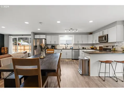 10114 NW 15th Avenue Vancouver WA 98685