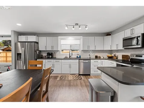 10114 NW 15th Avenue Vancouver WA 98685