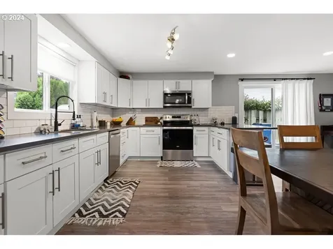 10114 NW 15th Avenue Vancouver WA 98685