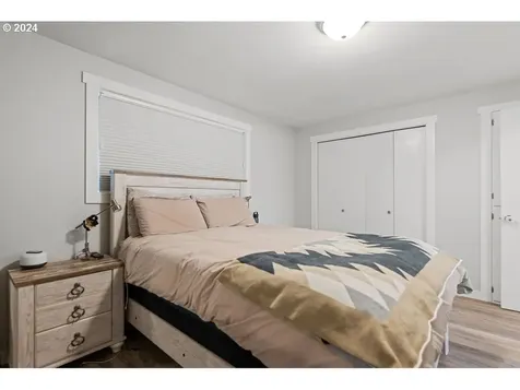 10114 NW 15th Avenue Vancouver WA 98685