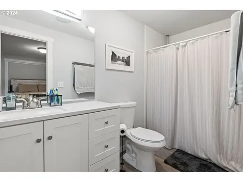 10114 NW 15th Avenue Vancouver WA 98685