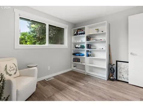 10114 NW 15th Avenue Vancouver WA 98685