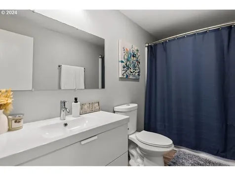 10114 NW 15th Avenue Vancouver WA 98685