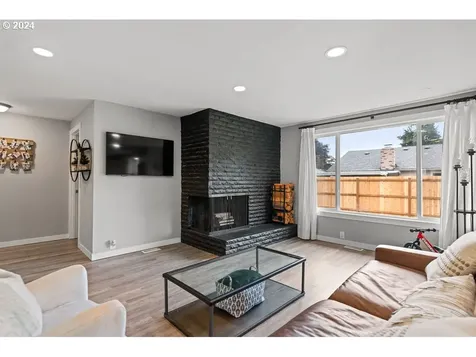 10114 NW 15th Avenue Vancouver WA 98685