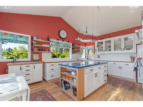 26127 Marina Road Veneta OR 97487