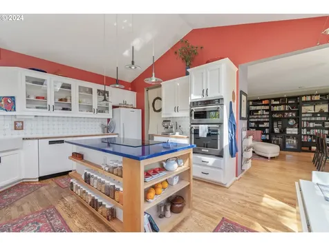 26127 Marina Road Veneta OR 97487