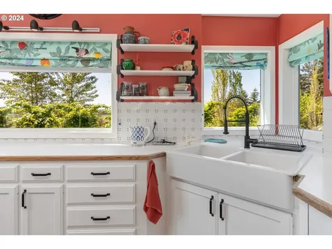 26127 Marina Road Veneta OR 97487