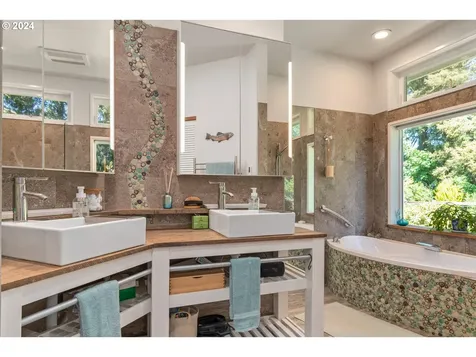 26127 Marina Road Veneta OR 97487