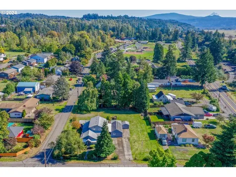 104 42nd Street Washougal WA 98671