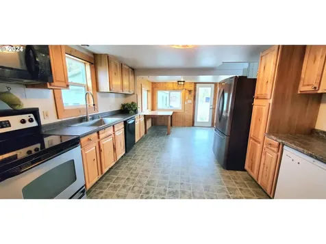 912 SE Combs Flat Road Prineville OR 97754
