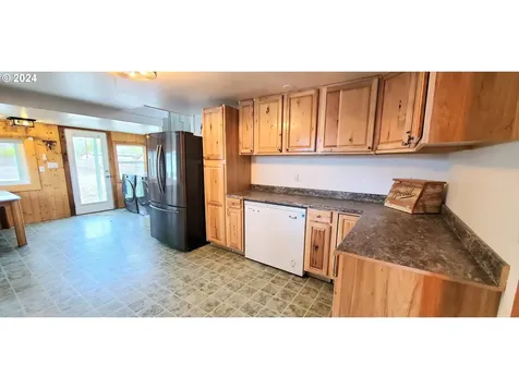 912 SE Combs Flat Road Prineville OR 97754