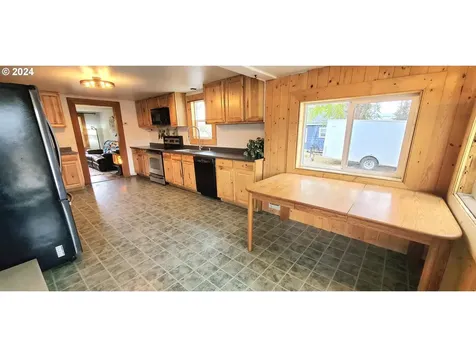 912 SE Combs Flat Road Prineville OR 97754
