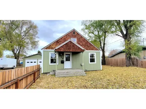 912 SE Combs Flat Road Prineville OR 97754