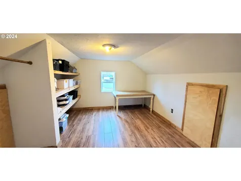 912 SE Combs Flat Road Prineville OR 97754