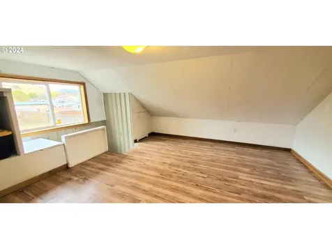 912 SE Combs Flat Road Prineville OR 97754