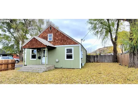 912 SE Combs Flat Road Prineville OR 97754