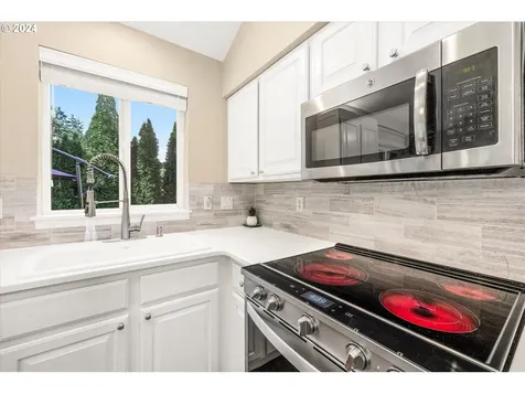 11585 Sw Tallwood Drive Portland OR 97223
