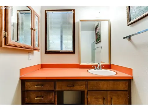 1785 Lorane Highway Eugene OR 97405