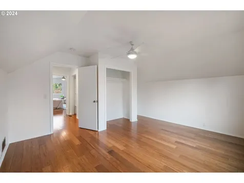 6921 SW Oak Street Portland OR 97223
