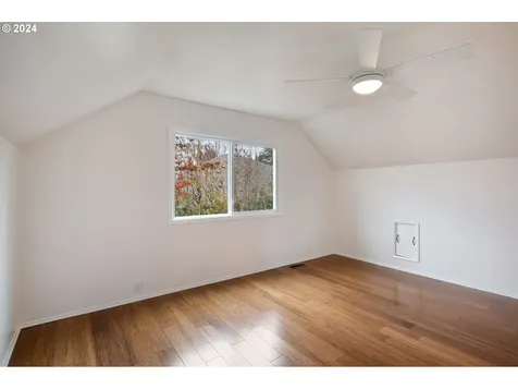 6921 SW Oak Street Portland OR 97223