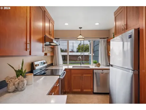 6921 SW Oak Street Portland OR 97223
