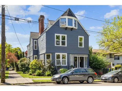 1734 Se Main Street Portland OR 97214