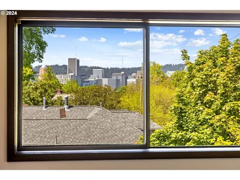 1734 Se Main Street Portland OR 97214