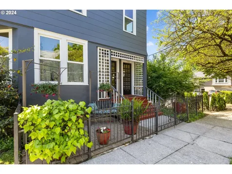 1734 Se Main Street Portland OR 97214