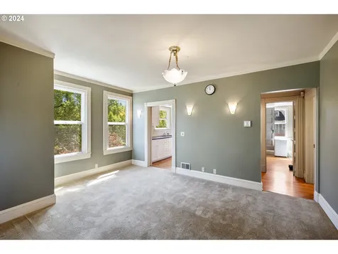 1734 Se Main Street Portland OR 97214