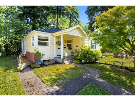 1213 N 7th Avenue Kelso WA 98626