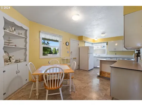 1213 N 7th Avenue Kelso WA 98626