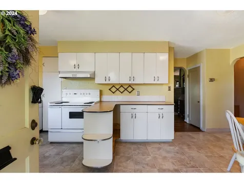 1213 N 7th Avenue Kelso WA 98626