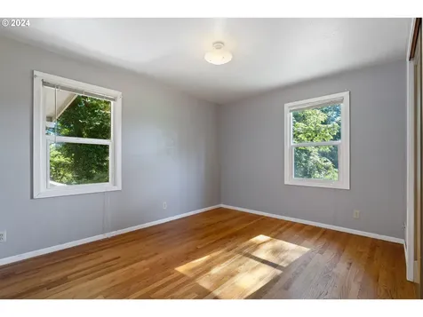 1213 N 7th Avenue Kelso WA 98626
