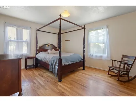 1213 N 7th Avenue Kelso WA 98626