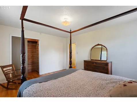 1213 N 7th Avenue Kelso WA 98626