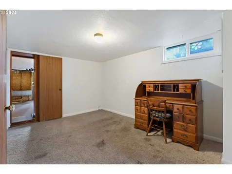 1213 N 7th Avenue Kelso WA 98626